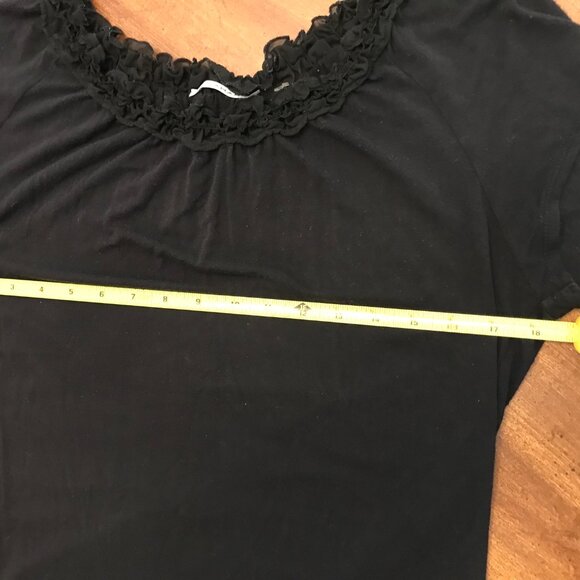 T Tahari Black Cap Sleeve Ruffle Neck Top - Picture 2 of 9